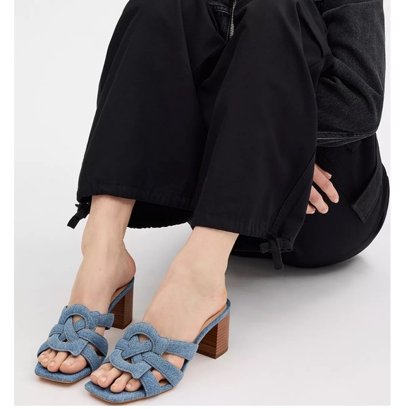 NWOT Coach Women's Nikki Slip-On Sandal in Indigo Denim - Picture 5 of 10